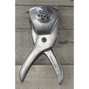 Irvin Ware Aluminum Hand Held Lemon Citrus Squeezer/Strainer Vintage Collectible